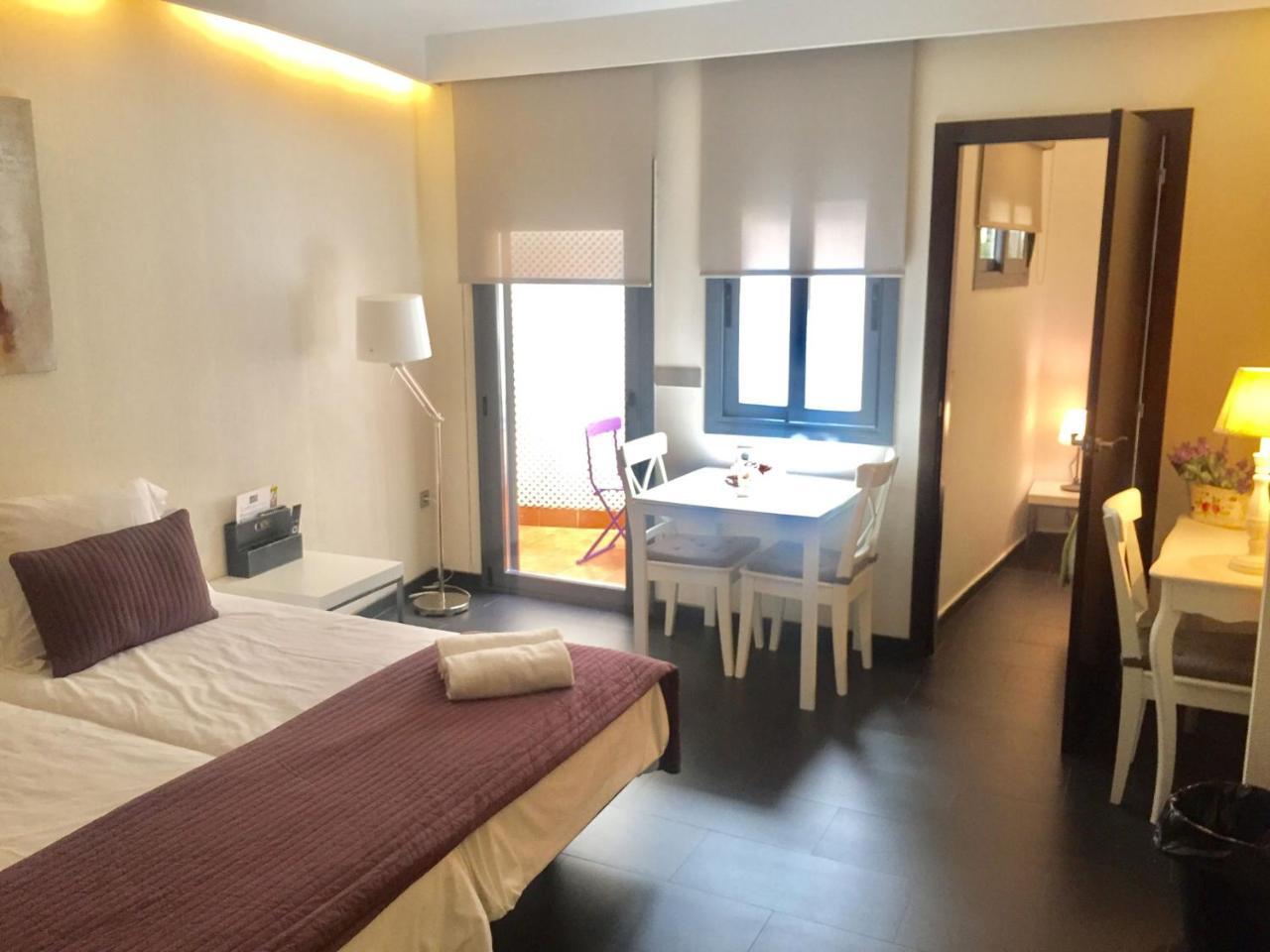 Barcelona Fifteen Central Aparthotel — Photos 3